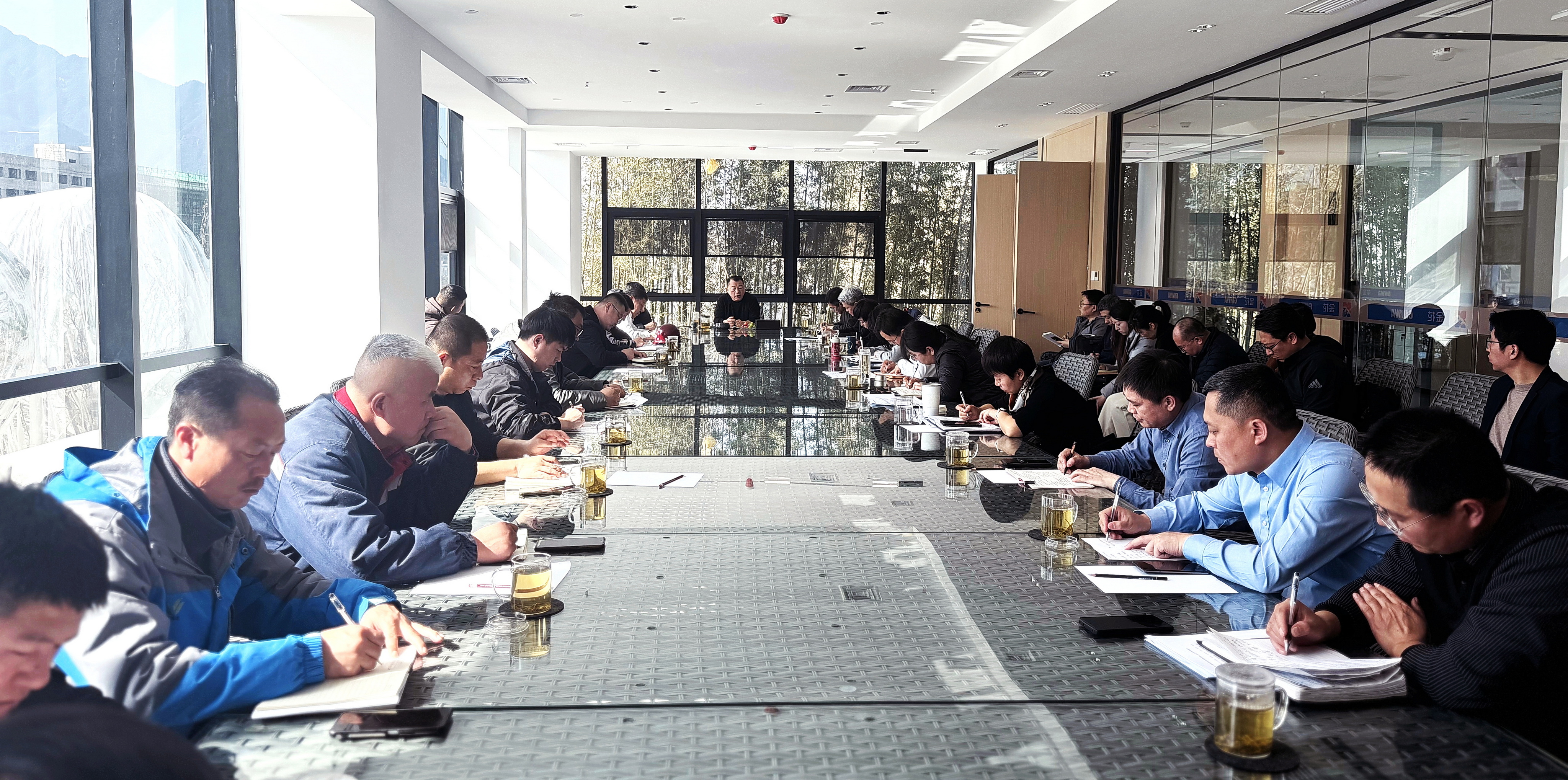 仲博cbin股份董事长邢雅江携经营管理团队一行对草堂项目施工现场进行全面巡查